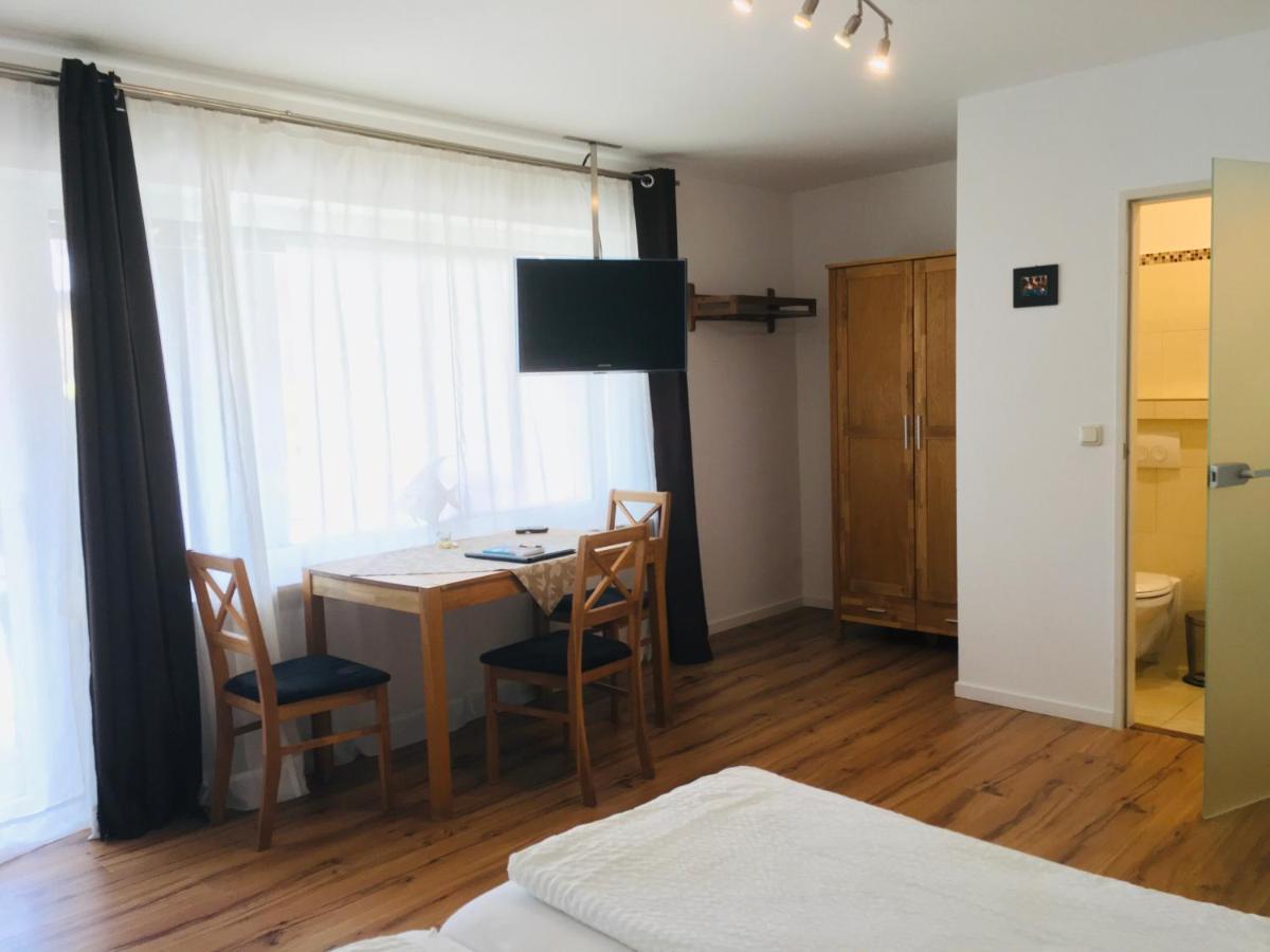 Gaestehaus Sommertal Mit Pool Im Garten, Eigener Parkplatz, 800M Zum Bodensee, 300M Zur Altstadt Meersburg Εξωτερικό φωτογραφία