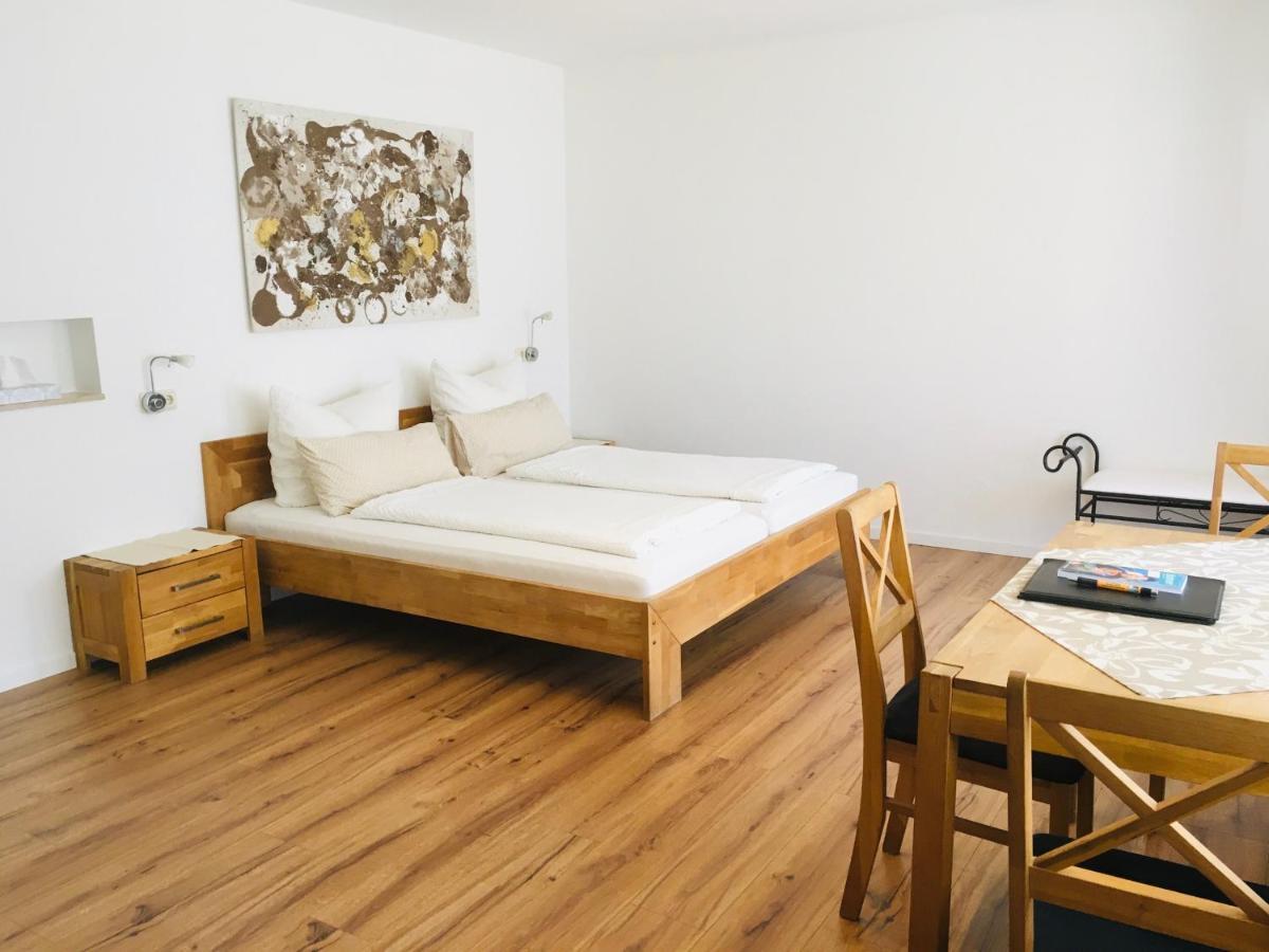 Gaestehaus Sommertal Mit Pool Im Garten, Eigener Parkplatz, 800M Zum Bodensee, 300M Zur Altstadt Meersburg Εξωτερικό φωτογραφία