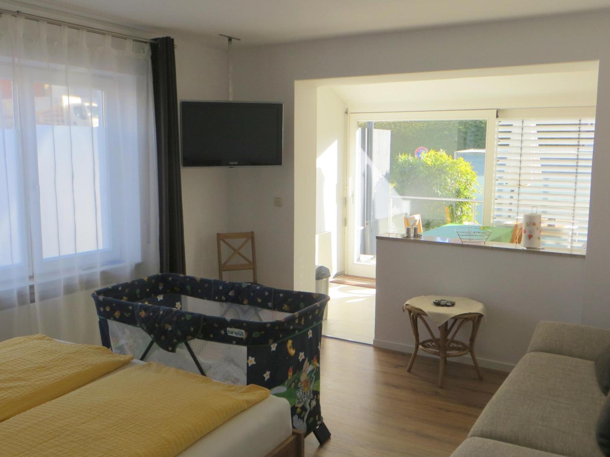 Gaestehaus Sommertal Mit Pool Im Garten, Eigener Parkplatz, 800M Zum Bodensee, 300M Zur Altstadt Meersburg Δωμάτιο φωτογραφία
