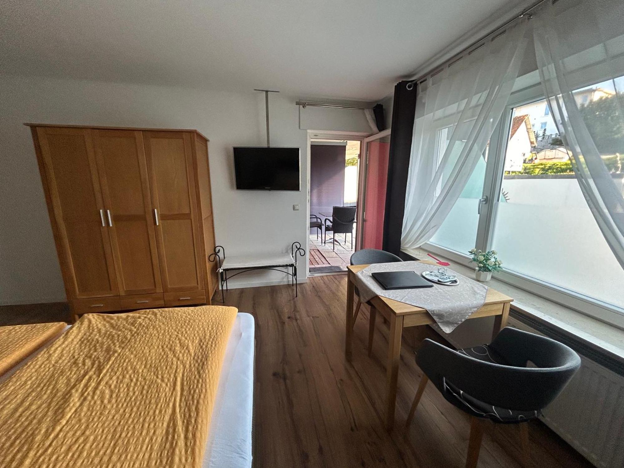 Gaestehaus Sommertal Mit Pool Im Garten, Eigener Parkplatz, 800M Zum Bodensee, 300M Zur Altstadt Meersburg Εξωτερικό φωτογραφία