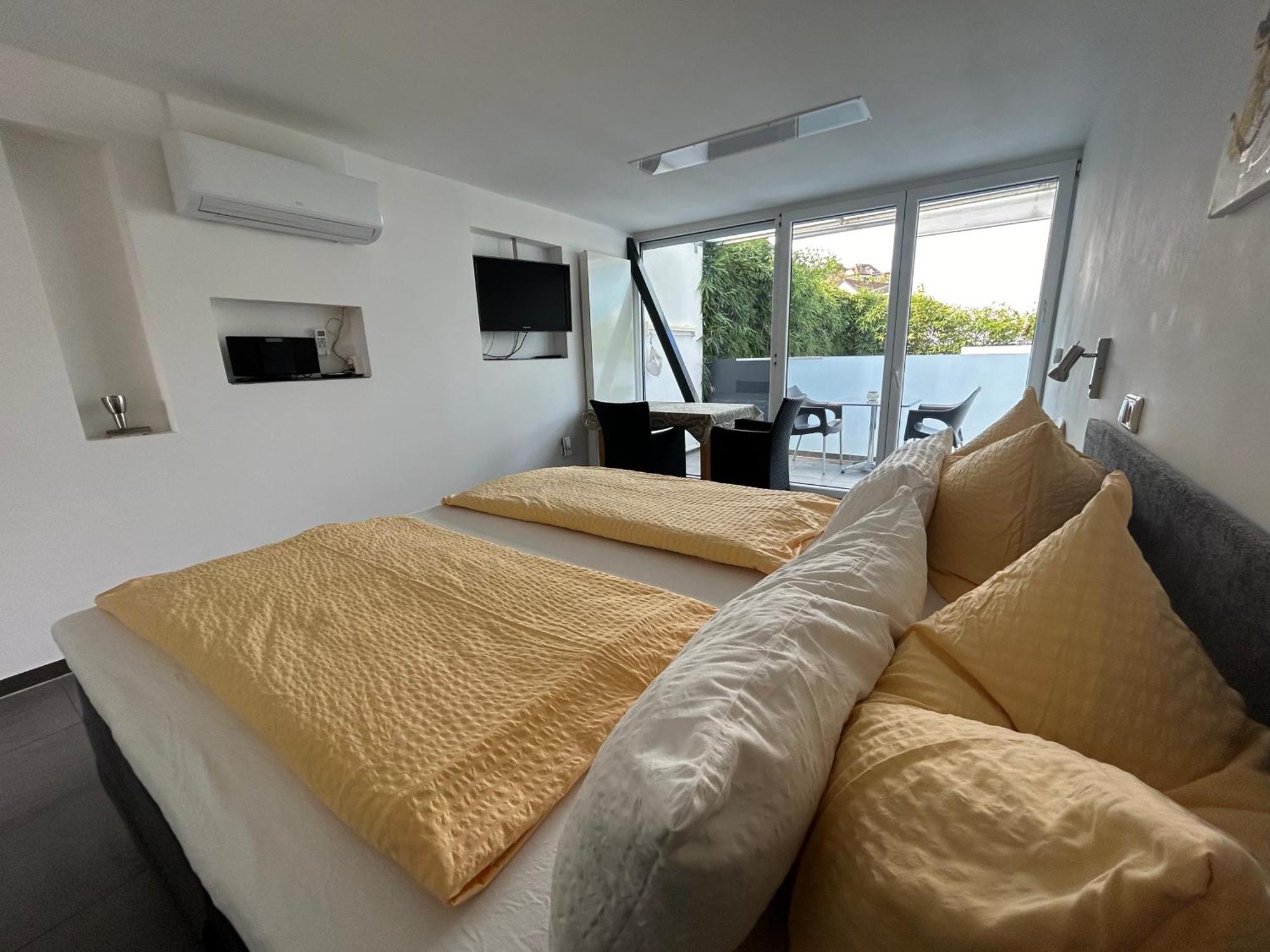 Gaestehaus Sommertal Mit Pool Im Garten, Eigener Parkplatz, 800M Zum Bodensee, 300M Zur Altstadt Meersburg Εξωτερικό φωτογραφία