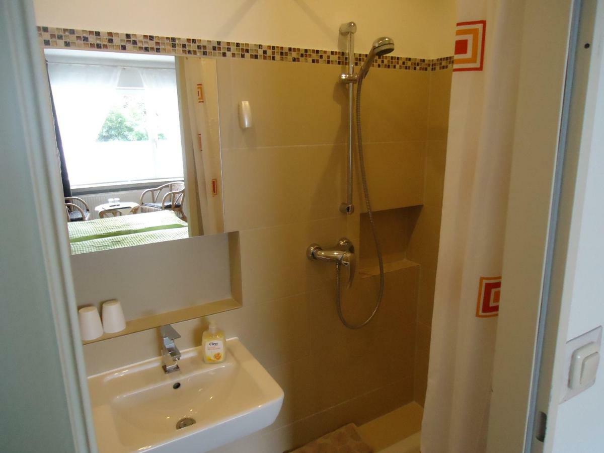 Gaestehaus Sommertal Mit Pool Im Garten, Eigener Parkplatz, 800M Zum Bodensee, 300M Zur Altstadt Meersburg Εξωτερικό φωτογραφία